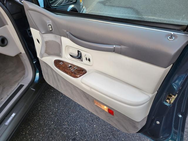 LINCOLN LINCOLN TOWNCAR SIGNATURE