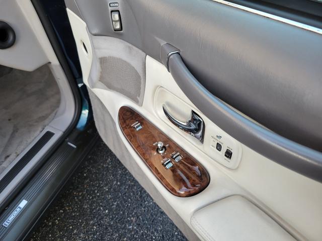 LINCOLN LINCOLN TOWNCAR SIGNATURE