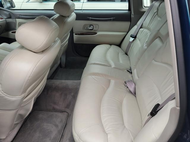 LINCOLN LINCOLN TOWNCAR SIGNATURE