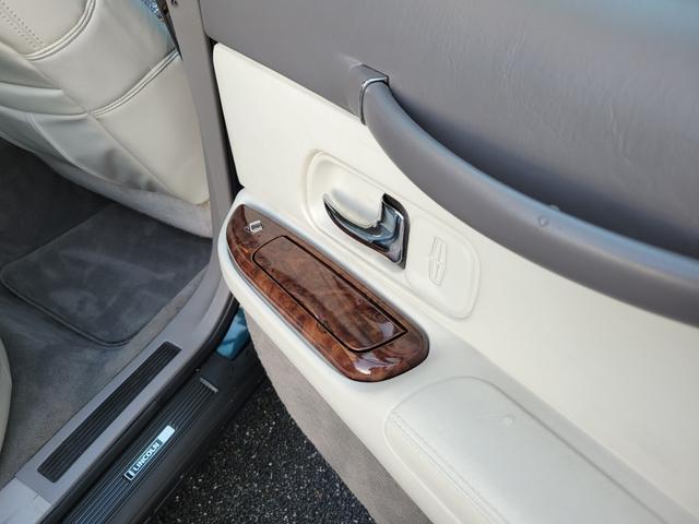 LINCOLN LINCOLN TOWNCAR SIGNATURE