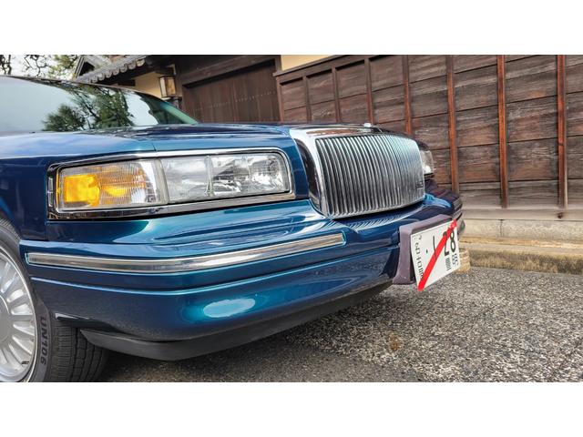 LINCOLN LINCOLN TOWNCAR SIGNATURE