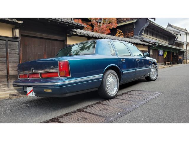 LINCOLN LINCOLN TOWNCAR SIGNATURE