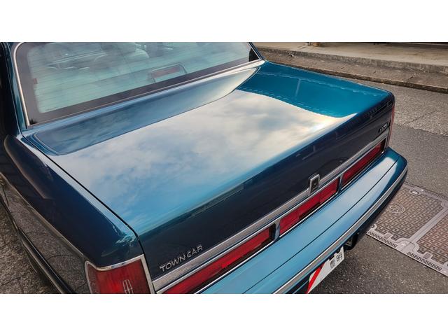 LINCOLN LINCOLN TOWNCAR SIGNATURE