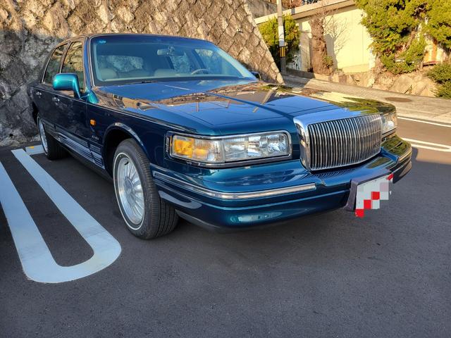 LINCOLN LINCOLN TOWNCAR SIGNATURE