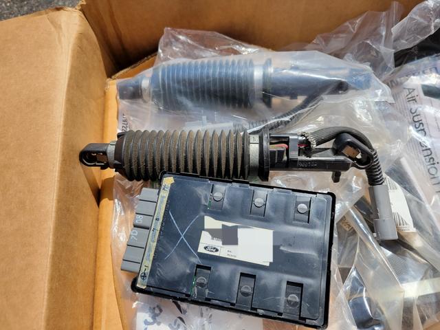 LINCOLN LINCOLN TOWNCAR SIGNATURE