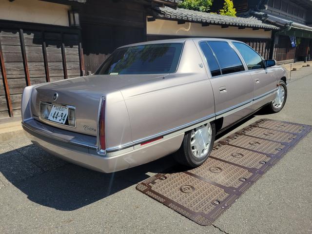 キャデラックコンコース エグゼクティブ 実走46000キロ ディーラー車 整備済み車(4枚目)