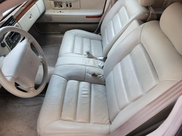 キャデラックコンコース エグゼクティブ 実走46000キロ ディーラー車 整備済み車(9枚目)