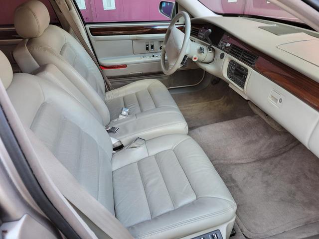 キャデラックコンコース エグゼクティブ 実走46000キロ ディーラー車 整備済み車(14枚目)