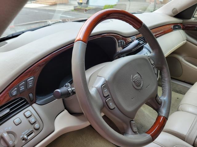 キャデラックドゥビル ＤＨＳ　ナイトビジョン　実走３２０００キロ　２オーナー車　整備済み車（5枚目）