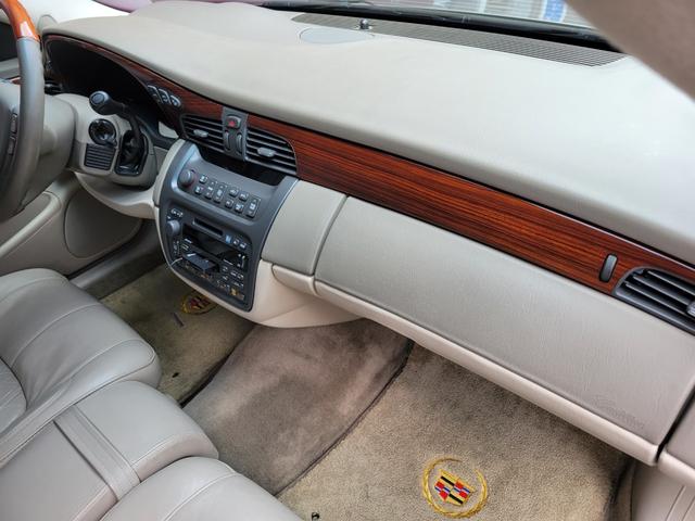 キャデラックドゥビル ＤＨＳ　ナイトビジョン　実走３２０００キロ　２オーナー車　整備済み車（8枚目）