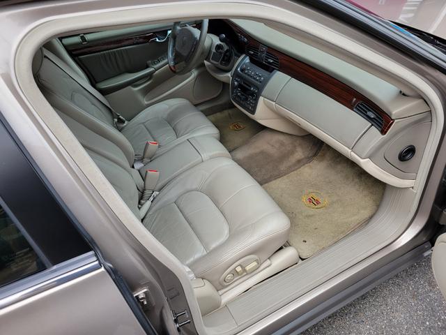 キャデラックドゥビル ＤＨＳ　ナイトビジョン　実走３２０００キロ　２オーナー車　整備済み車（13枚目）