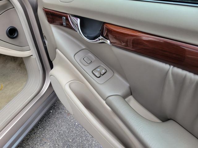 キャデラックドゥビル ＤＨＳ　ナイトビジョン　実走３２０００キロ　２オーナー車　整備済み車（18枚目）