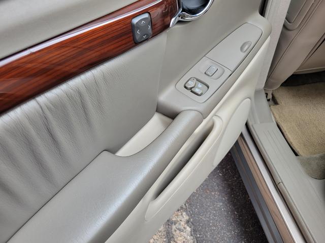 キャデラックドゥビル ＤＨＳ　ナイトビジョン　実走３２０００キロ　２オーナー車　整備済み車（24枚目）