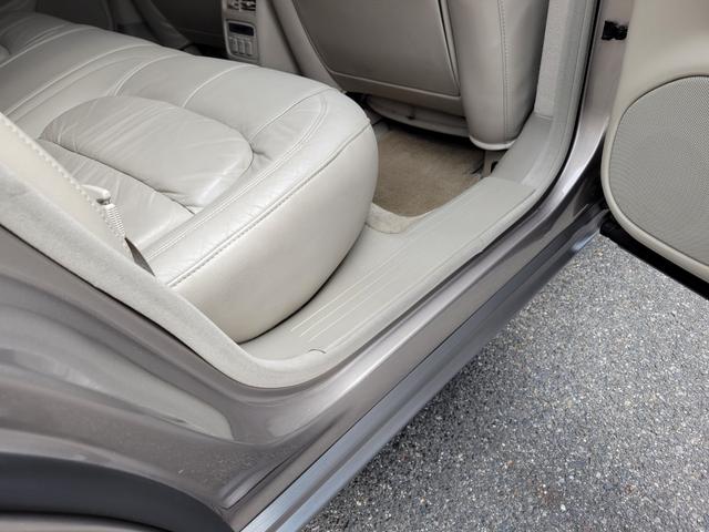 キャデラックドゥビル ＤＨＳ　ナイトビジョン　実走３２０００キロ　２オーナー車　整備済み車（25枚目）