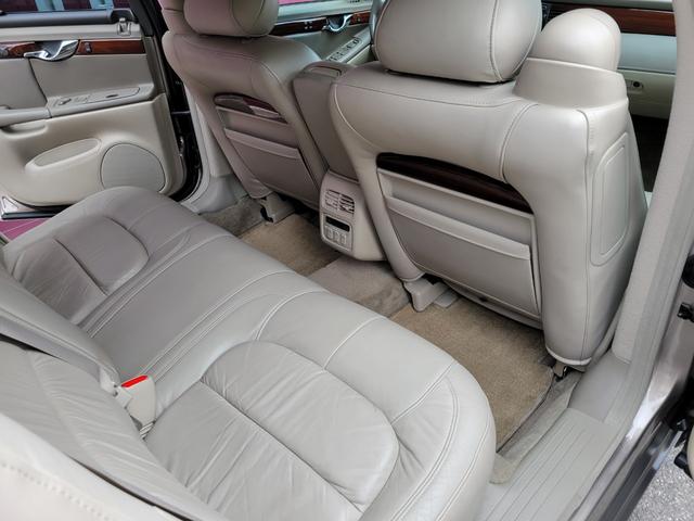 キャデラックドゥビル ＤＨＳ　ナイトビジョン　実走３２０００キロ　２オーナー車　整備済み車（28枚目）