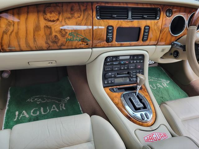 ジャガーその他  XKRコンバーチブルEパック限定車 実走48000キロ(9枚目)