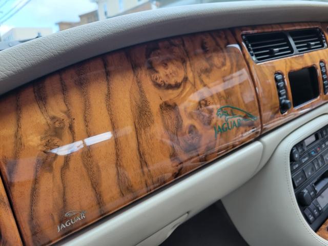 ジャガーその他  XKRコンバーチブルEパック限定車 実走48000キロ(11枚目)