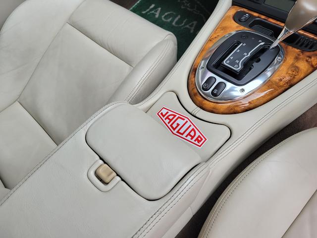 ジャガーその他  XKRコンバーチブルEパック限定車 実走48000キロ(14枚目)