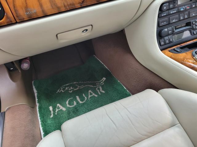 ジャガーその他  XKRコンバーチブルEパック限定車 実走48000キロ(22枚目)