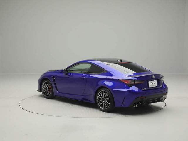 ＲＣ Ｆ カーボンエクステリアパッケージ　ＣＰＯレクサス認定中古車　リアディフューザー　大型ロッカーフィン　フロントスポイラー　Ｆ専用オレンジブレーキキャリパー　ヘルスブライト（抗菌　抗ウイルス）施工済み（4枚目）