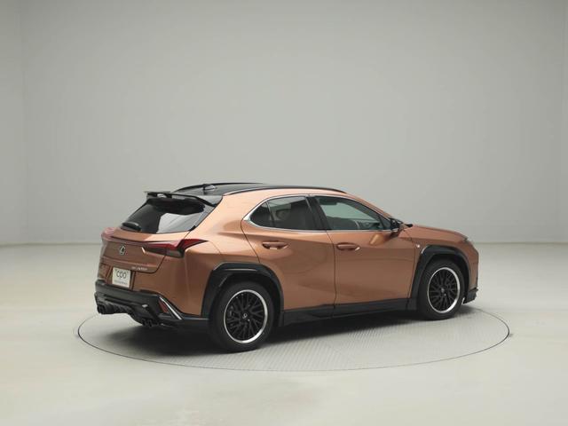 ＵＸ ＵＸ３００ｈ　Ｆスポーツ　ＣＰＯレクサス認定中古車　ＴＲＤフルエアロ　ルーフレール　シートベンチレーション　カラーヘッドアップディスプレイ　パノラミックビューモニター　ドライブレコーダー（6枚目）