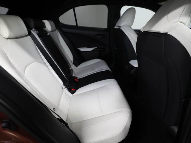 ＵＸ ＵＸ３００ｈ　Ｆスポーツ　ＣＰＯレクサス認定中古車　ＴＲＤフルエアロ　ルーフレール　シートベンチレーション　カラーヘッドアップディスプレイ　パノラミックビューモニター　ドライブレコーダー（11枚目）