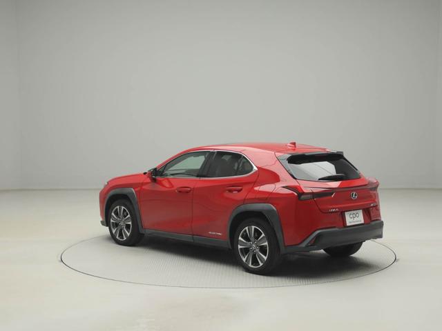 UX UX300e バージョンL CPOレクサス認定中古車 ムーンルーフ ブラインドスポットモニター カラーヘッドアップディスプレイ パノラミックビューモニター おくだけ充電(4枚目)