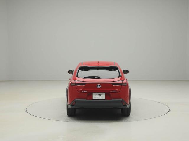 UX UX300e バージョンL CPOレクサス認定中古車 ムーンルーフ ブラインドスポットモニター カラーヘッドアップディスプレイ パノラミックビューモニター おくだけ充電(5枚目)
