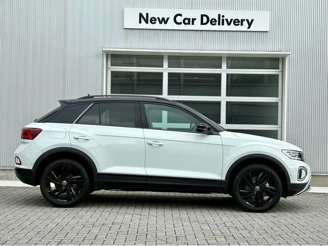 Ｔ－ロック ＴＤＩ　４モーション　ブラックスタイル　登録済未使用車　ＩＱライト　ＡＣＣ　トラベルアシスト　デジタルメーター　Ａｐｐ－Ｃｏｎｎｅｃｔ　ワイヤレスチャージ　電動リヤゲート　ブラックルーフ　障害物センサー　ブラインドスポット　新車保証継承（9枚目）