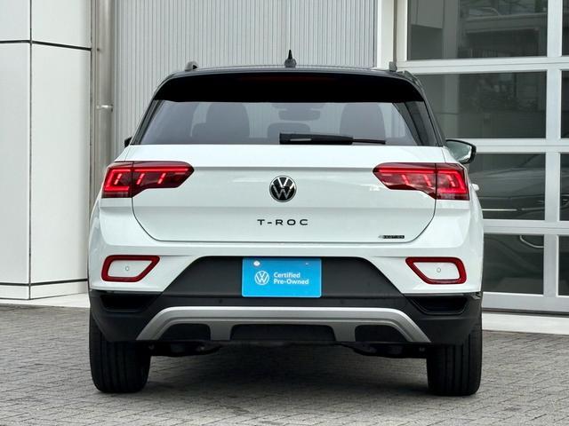 Ｔ－ロック ＴＤＩ　４モーション　ブラックスタイル　登録済未使用車　ＩＱライト　ＡＣＣ　トラベルアシスト　デジタルメーター　Ａｐｐ－Ｃｏｎｎｅｃｔ　ワイヤレスチャージ　電動リヤゲート　ブラックルーフ　障害物センサー　ブラインドスポット　新車保証継承（11枚目）