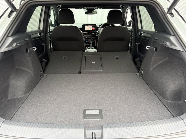 Ｔ－ロック ＴＤＩ　４モーション　ブラックスタイル　登録済未使用車　ＩＱライト　ＡＣＣ　トラベルアシスト　デジタルメーター　Ａｐｐ－Ｃｏｎｎｅｃｔ　ワイヤレスチャージ　電動リヤゲート　ブラックルーフ　障害物センサー　ブラインドスポット　新車保証継承（51枚目）