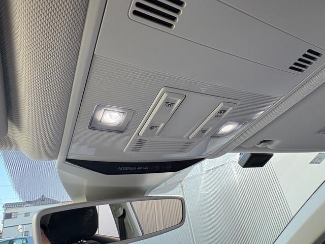 ＬＥＤルームランプで明るく上質な室内空間を演出。