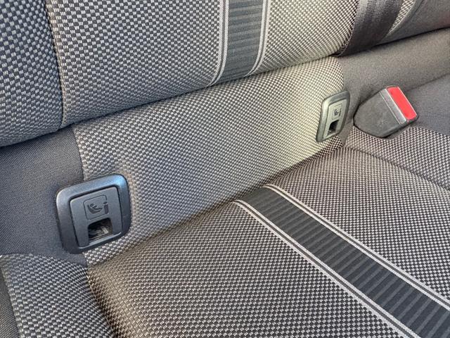 後部座席はＩＳＯＦＩＸ基準適合チャイルドシート取付に対応しています。