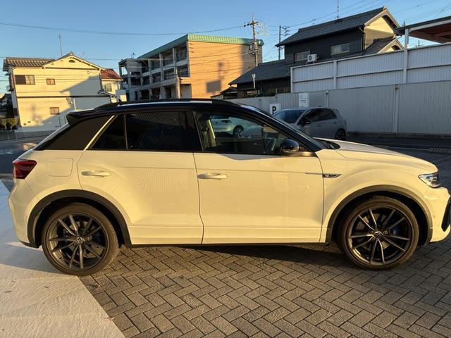 Ｔ－ロック Ｒ　ブラックスタイル　ＤＣＣ　レザーシート　ＬＥＤマトリックスヘッドライト　１９インチＡＷ　デジタルメーター　ＡＣＣ　トラベルアシスト　シートヒーター　ＡｐｐＣｏｎｎｅｃｔ　後方死角検知機能　障害物センサー　電動ゲート（7枚目）