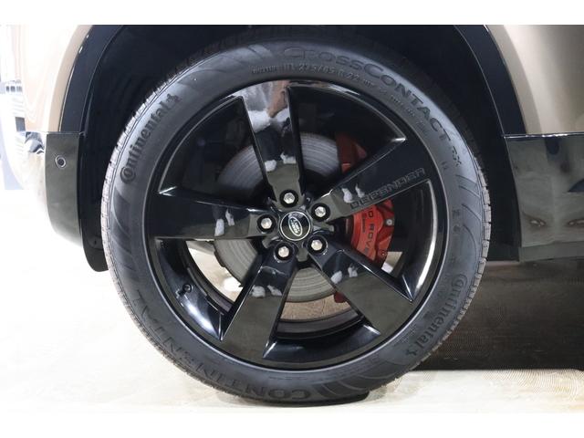 ディフェンダー １１０Ｘ　Ｄ３００　ビンテージチタン／エボニーウィンザーレザーシート　グロスブラックシグネクチャーグラフィック　ファミリーコンフォートパック　２２インチＡＷ　サイドステップ　エアサス　サンルーフ　禁煙車（19枚目）