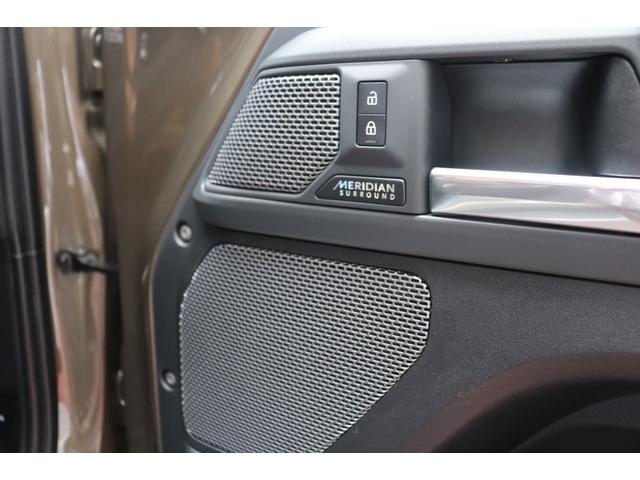 ディフェンダー １１０Ｘ　Ｄ３００　ビンテージチタン／エボニーウィンザーレザーシート　グロスブラックシグネクチャーグラフィック　ファミリーコンフォートパック　２２インチＡＷ　サイドステップ　エアサス　サンルーフ　禁煙車（47枚目）