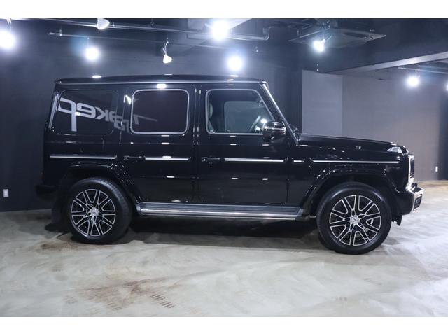 Ｇクラス Ｇ４５０ｄ　ローンチエディション限定車　マヌファクトューアプログラムプラス　ボディー同色スペアタイヤリング　ドライビングアシスタンスパッケージ　チタニウムグレーナッパレザー（ダイヤモンドステッチ入り）ＭＢＵＸナビ　キーレスゴー（7枚目）