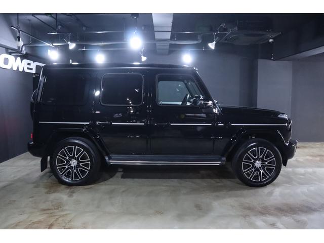 Ｇクラス Ｇ４５０ｄ　ローンチエディション限定車　マヌファクトューアプログラムプラス　ボディー同色スペアタイヤリング　ドライビングアシスタンスパッケージ　チタニウムグレーナッパレザー（ダイヤモンドステッチ入り）ＭＢＵＸナビ　キーレスゴー（11枚目）