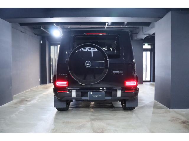Ｇクラス Ｇ４５０ｄ　ローンチエディション限定車　マヌファクトューアプログラムプラス　ボディー同色スペアタイヤリング　ドライビングアシスタンスパッケージ　チタニウムグレーナッパレザー（ダイヤモンドステッチ入り）ＭＢＵＸナビ　キーレスゴー（13枚目）