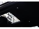 １１０Ｘ　Ｄ３００　ビンテージチタン／エボニーウィンザーレザーシート　グロスブラックシグネクチャーグラフィック　ファミリーコンフォートパック　２２インチＡＷ　サイドステップ　エアサス　サンルーフ　禁煙車（45枚目）