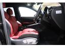 マカンＧＴＳ　スポクロ　アダプティブエアサスペンション　パワーステアリングプラス　シートヒーター　コンフォートライティングパッケージ　プライバシーガラス　トラフィックジャムアシスト（28枚目）