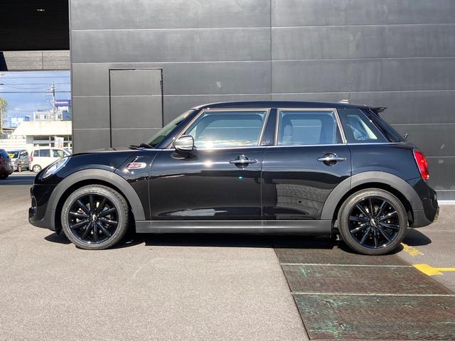 ミニ mini クーパーs 5ドア ペッパーp リアカメラ tvチューナー ミッドナイト ブラックm 285 0万円 平成30年 18年 岐阜県 中古車 価格 Com ミニ mini クーパーs 5ドア ペッパーp リアカメラ tvチューナー ミッドナイト ブラックm 285 0万円 平成30年 18年 岐阜県 中古車 価格 Com