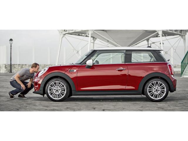 ＭＩＮＩ ジョンクーパーワークス　ジョンクーパーワークス（４名）カメラパッケージ・１８インチアルミホイール・エキサイトメントパッケージ・ＭＩＮＩ認定中古車（２年保証・走行距離無制限）（23枚目）