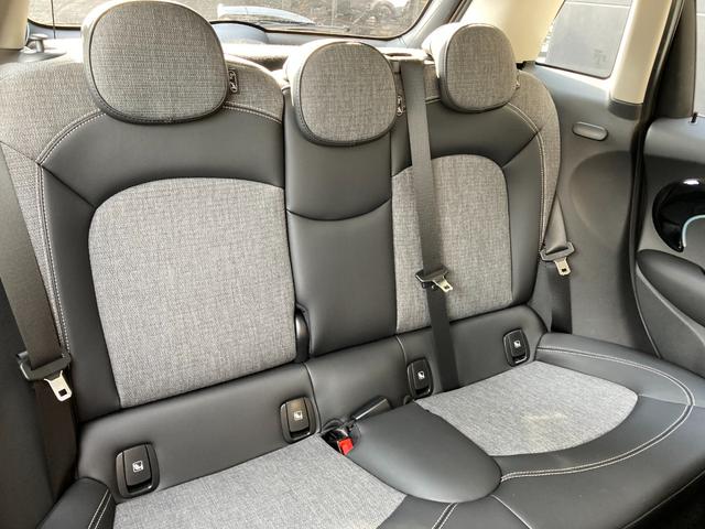 ＭＩＮＩ クーパーＤ　クラシック・トリム　アップルカープレイ・リアビュー＋センサー・フロント席シートヒーター・ドラレコ・ＭＩＮＩ認定中古車（２年保証・走行距離無制限）（ルーフトップ・グレー）（13枚目）