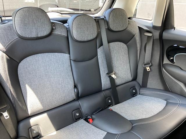ＭＩＮＩ クーパー　プレミアムプラスパッケージクラシックトリム　アップルカープレイ・１６インチアルミホイール・ドラレコ・ワンオーナー・ＭＩＮＩ認定中古車（２年保証・走行距離無制限）（エニグマティック・ブラック）（13枚目）