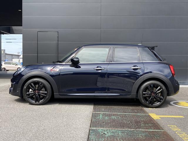 ＭＩＮＩ クーパーＳ　ＪＣＷパッケージ・ＨＤＤナビ・ＡＣＣ・レザレットシート・ＭＩＮＩ認定中古車（２年保証・走行距離無制限）（エニグマティック・ブラック）（5枚目）
