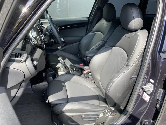 ＭＩＮＩ クーパーＳ　ＪＣＷパッケージ・ＨＤＤナビ・ＡＣＣ・レザレットシート・ＭＩＮＩ認定中古車（２年保証・走行距離無制限）（エニグマティック・ブラック）（12枚目）