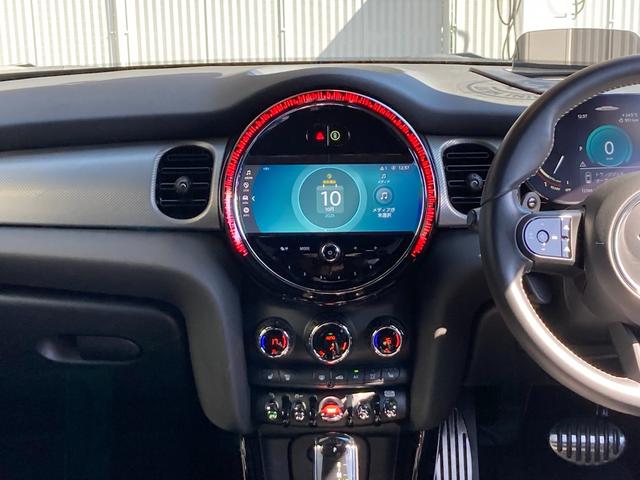 ＭＩＮＩ ＪＣＷ　プレミアムプラスパッケージ　ＪＣＷトリム　赤ルーフ・ボンネットストライプ・１８インチアルミホイール・ドラレコ・ワンオーナー・ＭＩＮＩ認定中古車（２年保証・走行距離無制限）（ミッドナイト・ブラック）（10枚目）