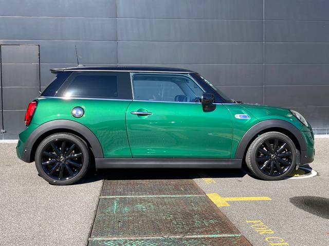 ＭＩＮＩ クーパーＳ　クーパーＳ（４名）ＰＥＰＰＥＲパッケージ・カメラパッケージ・デジタルパッケージ・ＡＣＣ・１７インチ黒アルミ・社外ドラレコ・ワンオーナー・ＭＩＮＩ認定中古車（２年保証・走行距離無制限）（4枚目）