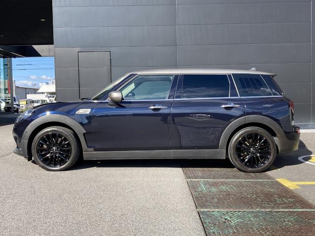 ＭＩＮＩ クーパーＤ　クラブマン　ＰＥＰＰＥＲパッケージ・デジタルパッケージ・シルバールーフ・ドラレコ・ＡＣＣ・１７インチ黒アルミ・ワンオーナー・ＭＩＮＩ認定中古車（２年保証・走行距離無制限）（エニグマティック・ブラック）（5枚目）